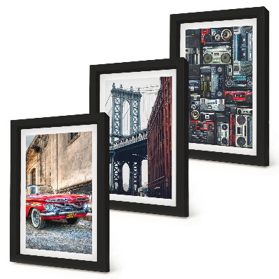 Komplet slika u okviru Stari automobil na ulici blizu Brooklynskog mosta i retro audio oprema
