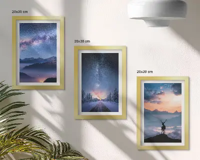 Set od tri slike u okviru noćno nebo s planinama, pejzažima u magli i jelenima