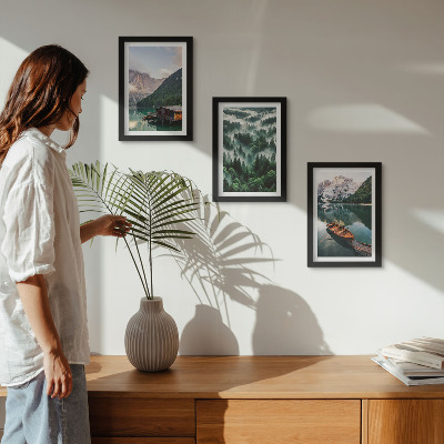 Zidna galerija slika Planinski krajolici s jezerom, brodom i šumom u magli