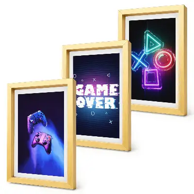 Set od 3 slike u okviru gamepadovi s motivom Game Over