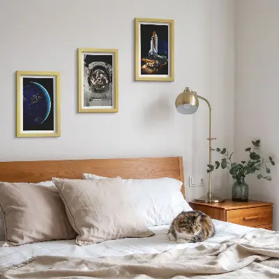 Komplet slika u okviru pogled na svemir sa Zemljom, astronautom i raketom