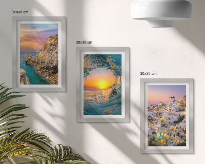 Set 3 slike u okviru Pogled na more, valove i bijele kuće na Santoriniju u Grčkoj