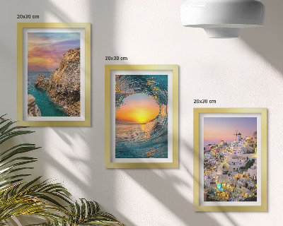 Set 3 slike u okviru Pogled na more, valove i bijele kuće na Santoriniju u Grčkoj