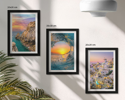 Set 3 slike u okviru Pogled na more, valove i bijele kuće na Santoriniju u Grčkoj