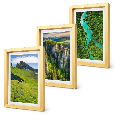 Set 3 slike u okviru Zeleni planinski krajolici s rijekom i stijenama