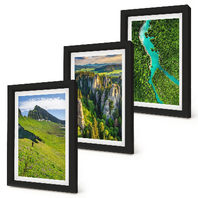 Set 3 slike u okviru Zeleni planinski krajolici s rijekom i stijenama