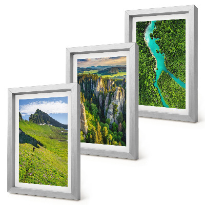 Set 3 slike u okviru Zeleni planinski krajolici s rijekom i stijenama