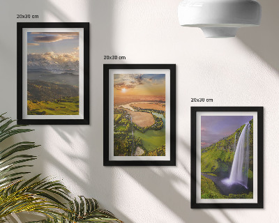 Zidna galerija slika Pogled na planinsku rijeku i vodopad u prirodi