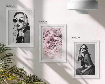 Zidna galerija slika Elegantni portreti žena s ružičastim cvijećem