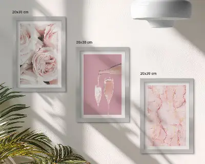 Set od 3 slike u okviru motivi ruža boje šampanjca na pastelnoj mramornoj pozadini