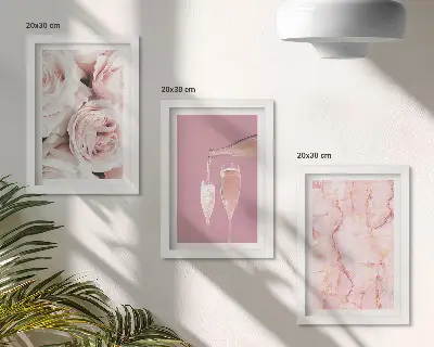 Set od 3 slike u okviru motivi ruža boje šampanjca na pastelnoj mramornoj pozadini