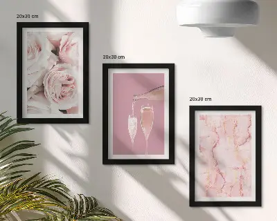 Set od 3 slike u okviru motivi ruža boje šampanjca na pastelnoj mramornoj pozadini