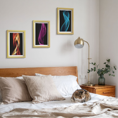 Set 3 slike u okviru Valovi šarenih neonskih linija na tamnoj pozadini
