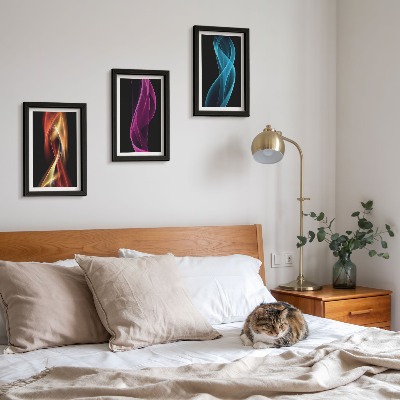 Set 3 slike u okviru Valovi šarenih neonskih linija na tamnoj pozadini