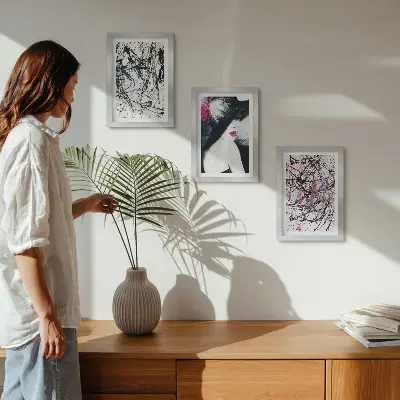 Zidna galerija slika apstraktni uzorci boja žene u šeširu
