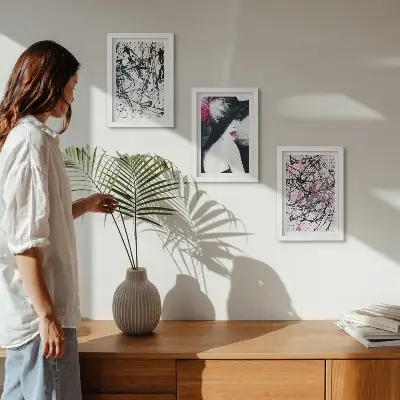 Zidna galerija slika apstraktni uzorci boja žene u šeširu