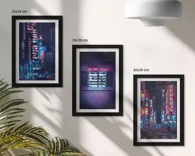 Zidna galerija slika noćni grad s neonskim svjetlima i ulazom u kino