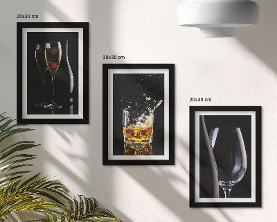 Komplet slika u okviru Čaše vina i viskija na crnoj pozadini