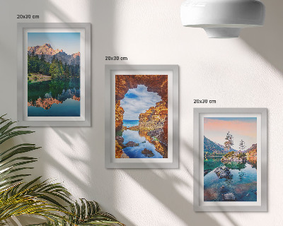 Set 3 slike u okviru Planinska jezera s odrazima u vodi i stijenama