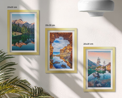 Set 3 slike u okviru Planinska jezera s odrazima u vodi i stijenama