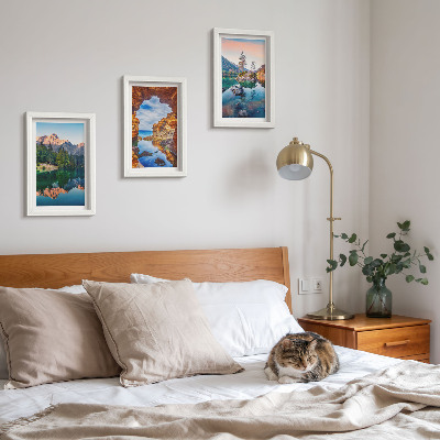 Set 3 slike u okviru Planinska jezera s odrazima u vodi i stijenama
