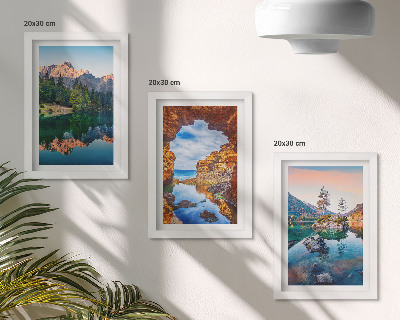 Set 3 slike u okviru Planinska jezera s odrazima u vodi i stijenama