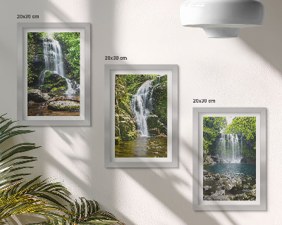 Zidna galerija slika Slapovi u zelenom okruženju s kamenjem i vodom