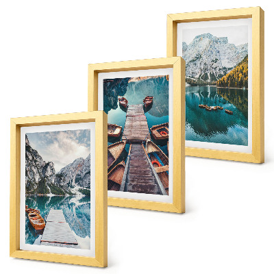 Set 3 slike u okviru Jezero s drvenim molovima i planinama
