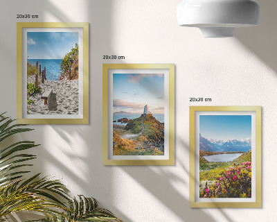 Zidna galerija slika Pogled na plažu svjetionika, planine i cvijeće