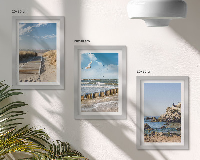 Set 3 slike u okviru Plaža s drvenom stazom, morem i obalnim liticama