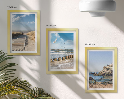 Set 3 slike u okviru Plaža s drvenom stazom, morem i obalnim liticama