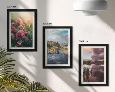 Zidna galerija slika cvijeće u vrtu s planinama i mirnom površinom vode