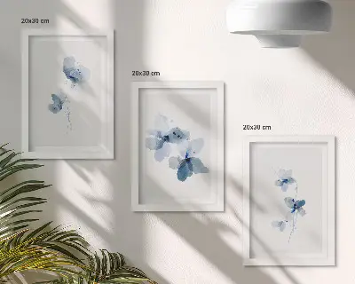 Komplet slika u okviru cvijeće u nijansama plave na svijetloj pozadini