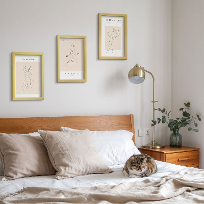 Set 3 slike u okviru Linearne siluete žena na minimalističkim plakatima