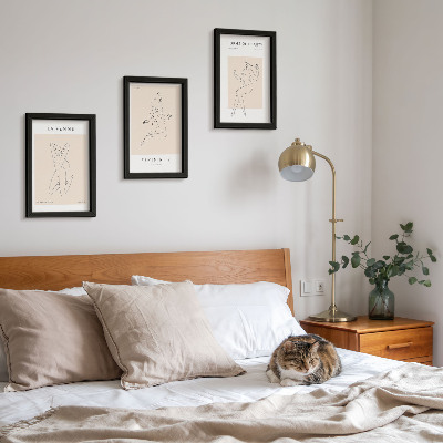 Set 3 slike u okviru Linearne siluete žena na minimalističkim plakatima