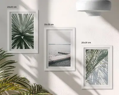 Zidna galerija slika biljna motivika palminog lišća i drveni motiv moljca