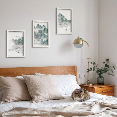 Set 3 slike u okviru Planine u oblacima s pticama i čamcem na vodi (japandi)