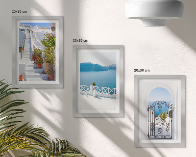 Set 3 slike u okviru Bijele stepenice s biljkama, pogledom na more i vratima