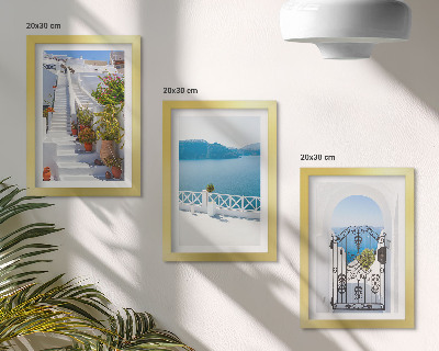 Set 3 slike u okviru Bijele stepenice s biljkama, pogledom na more i vratima