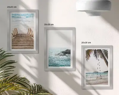 Komplet slika u okviru stepenice do plaže s pogledom na more i ljuljačkom u obliku palme
