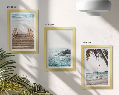 Komplet slika u okviru stepenice do plaže s pogledom na more i ljuljačkom u obliku palme