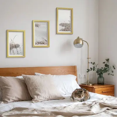 Komplet slika u okviru vodena vegetacija s nježnim ljetnim prizorima