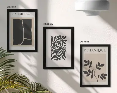 Zidna galerija slika s motivima apstraktnih biljnih uzoraka i geometrijskih oblika