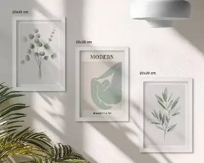 Zidna galerija slika s biljnim motivima u nježnim nijansama zelene