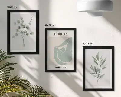 Zidna galerija slika s biljnim motivima u nježnim nijansama zelene