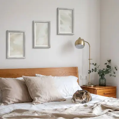 Set od 3 slike u okviru svijetle apstraktne boje na platnu u nježnom boho stilu