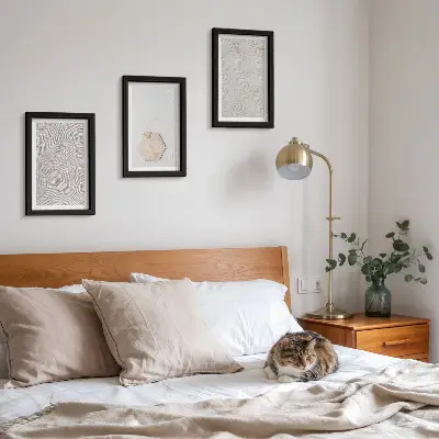 Zidna galerija slika nježan boho stil s laganim teksturama na pijesku