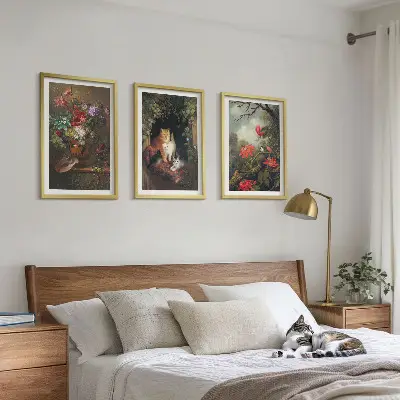 Set od 3 slike u okviru starinsko cvijeće s motivom mačaka i prirode