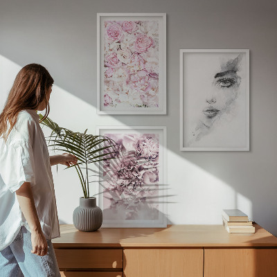 Zidna galerija Portret žene s božurima u crno-bijeloj tehnici