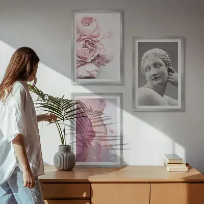 Apstraktna skulptura žene od božura set od 3 slike u okviru